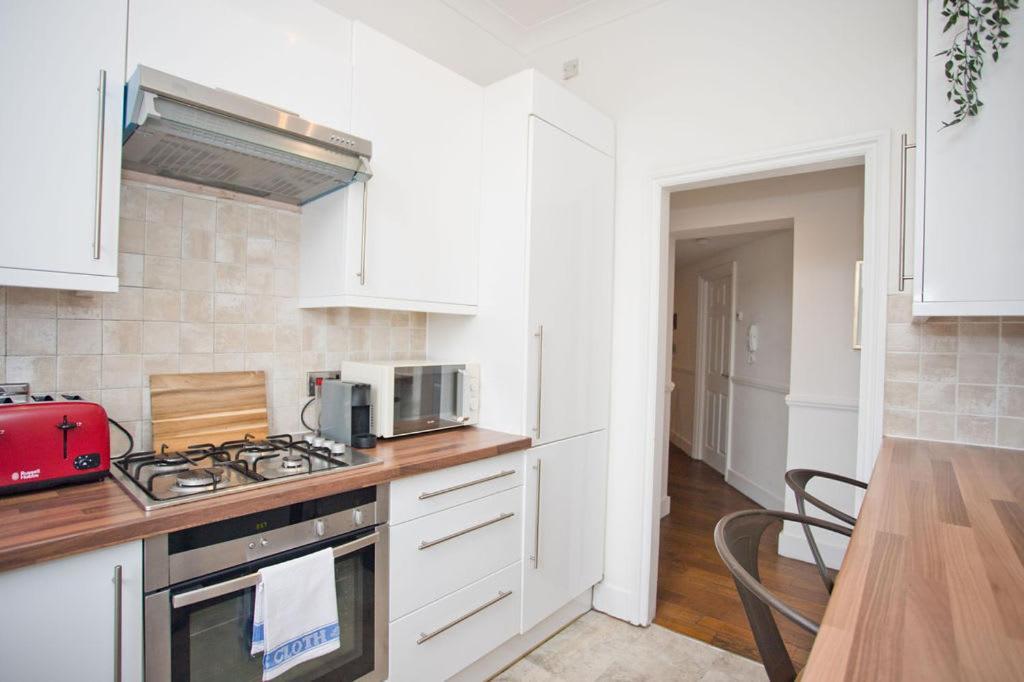Town Centre Large 2 Bedroom - - Parking * Bournemouth