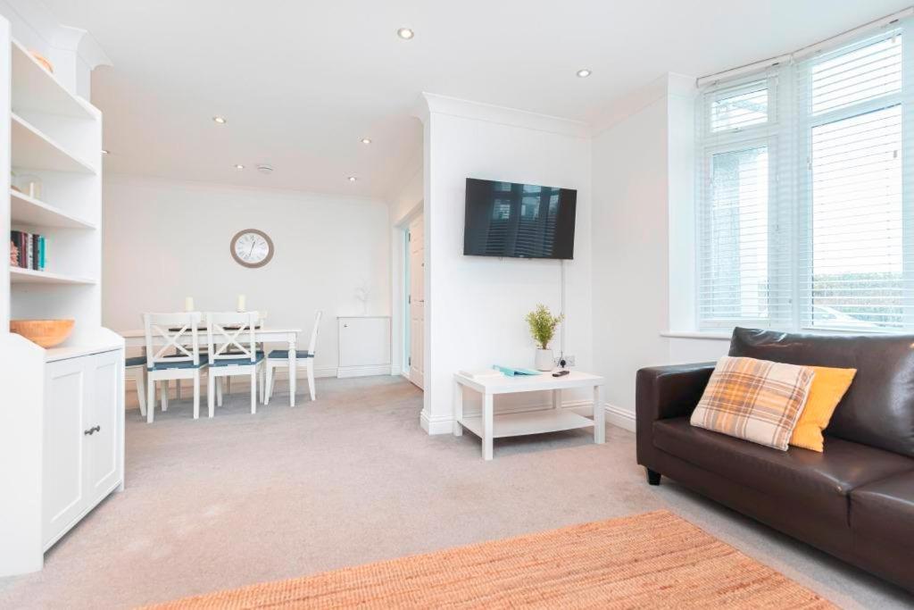 Bournecoast - Clifftop With Garden -fm827 Apartment Bournemouth