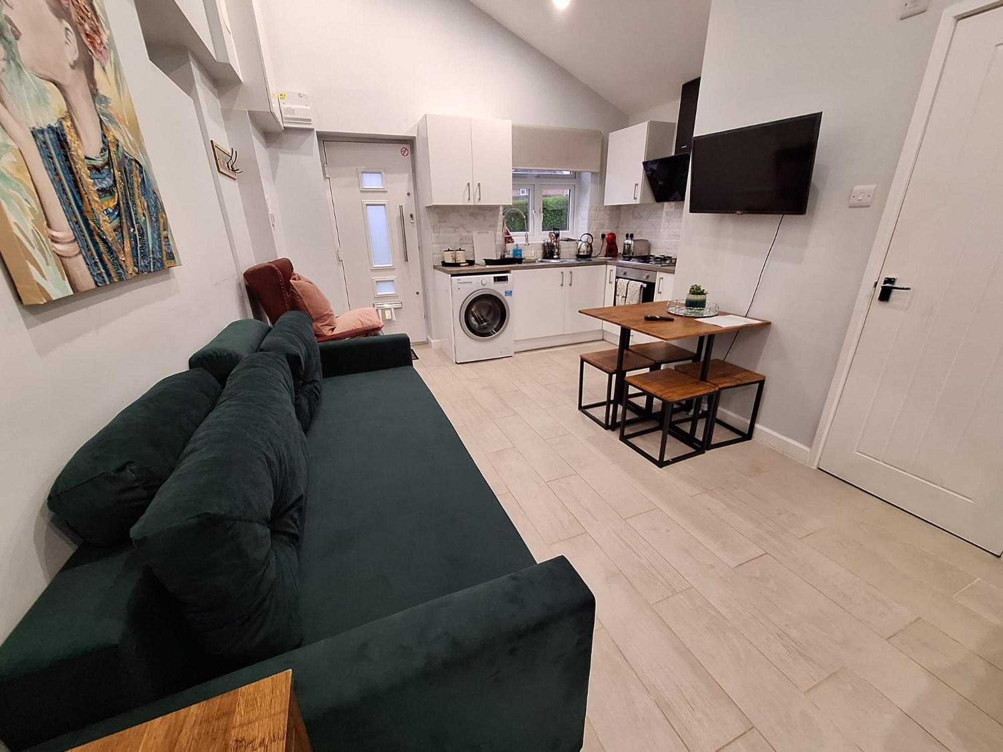 New, Stylish Flat With Private Patio And Free On-street Parking Check Out At 11am Bournemouth