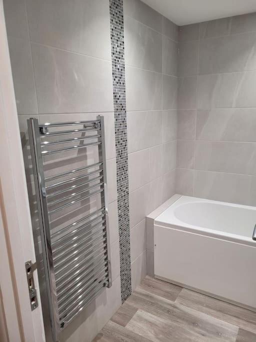1 Bedroom In Bournemouth, Free Parking Apartment *