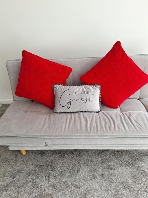 Apartment 1 Bedroom In Bournemouth, Free Parking