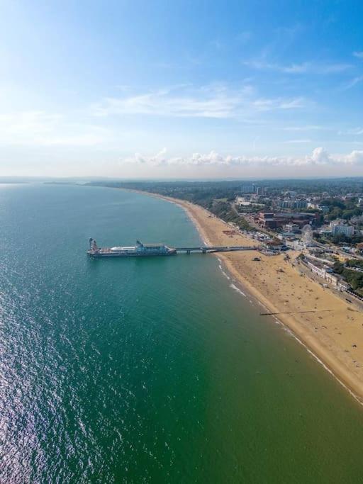 Apartment 1 Bedroom In Bournemouth, Free Parking