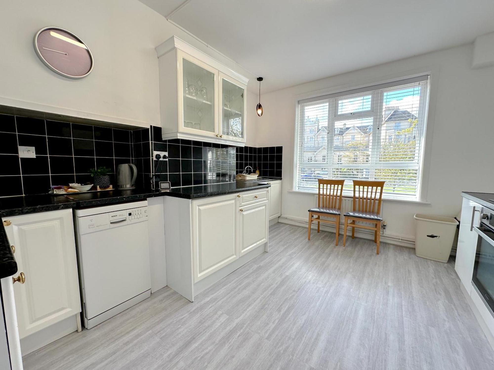 Apartment 3 Bedroom - Parking Bournemouth