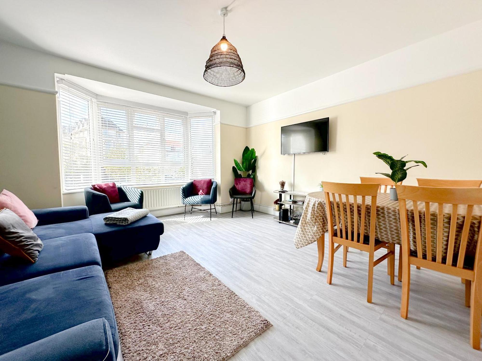 Apartment 3 Bedroom - Parking