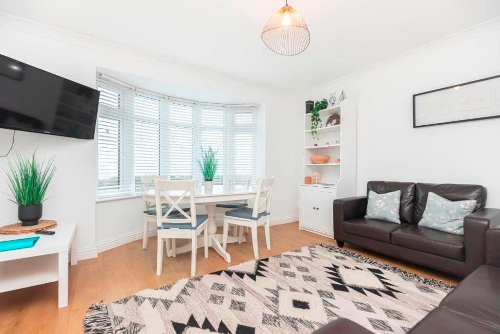 Apartment Bournecoast: Clifftop - Sea Views-fm6182 *