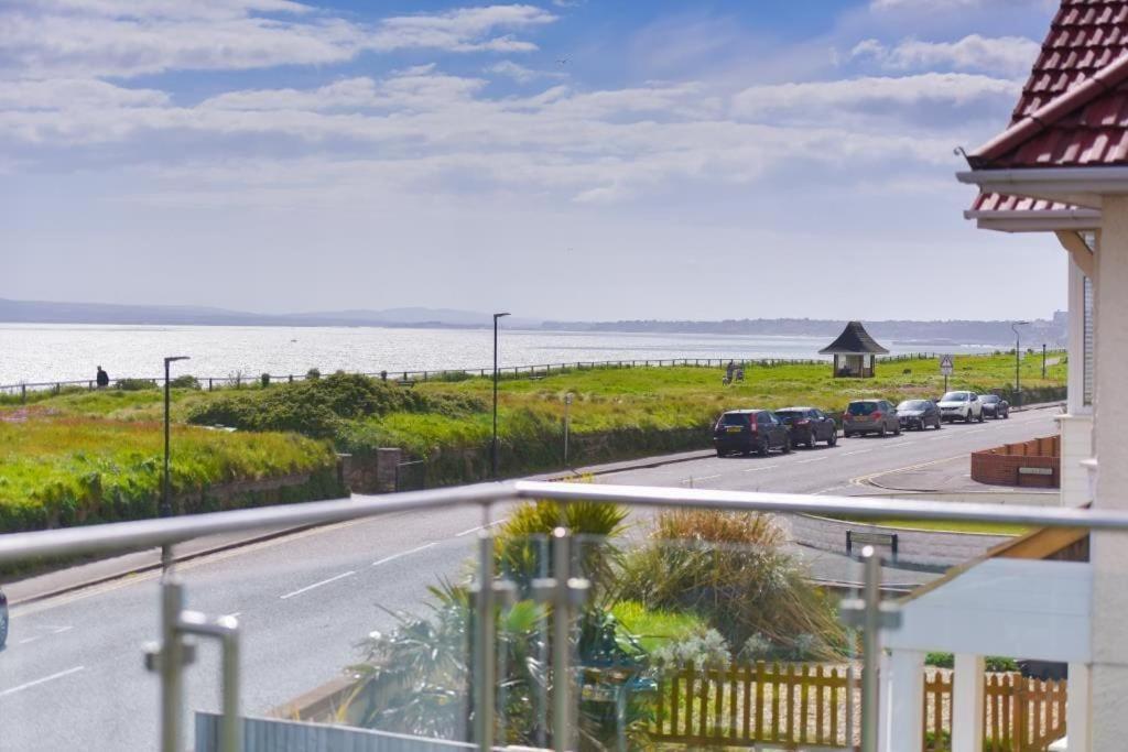 Bournecoast: Clifftop - Sea Views-fm6182 Apartment *