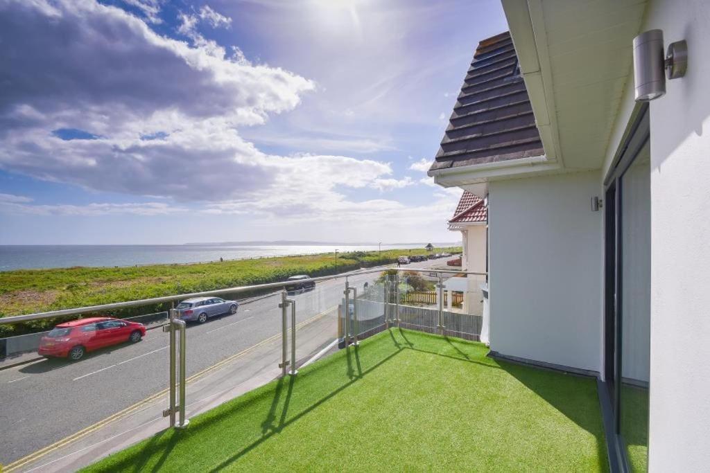 Bournecoast: Clifftop - Sea Views-fm6182