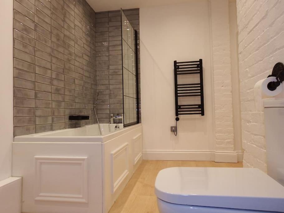 Newly Renovated Stunning Warehouse Apartment Bournemouth
