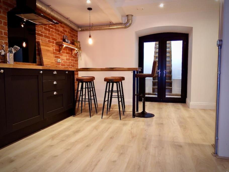 Newly Renovated Stunning Warehouse Apartment