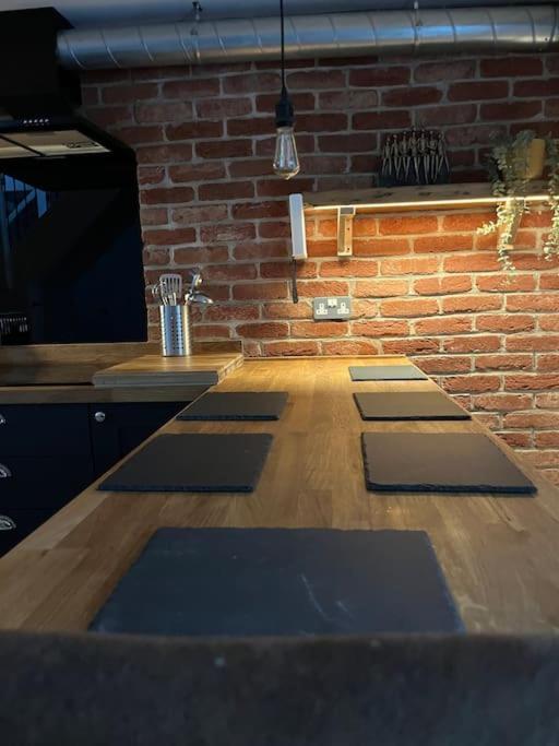 Newly Renovated Stunning Warehouse *