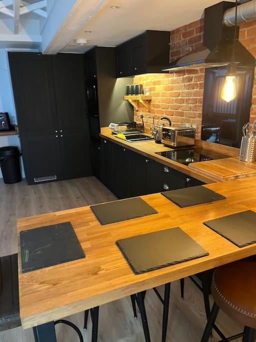 Newly Renovated Stunning Warehouse * Bournemouth