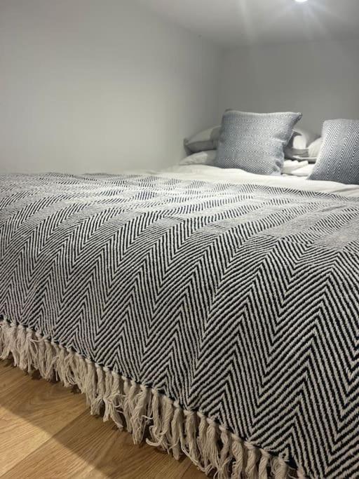 Newly Renovated Stunning Warehouse Apartment *