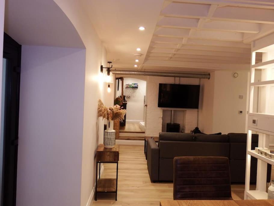 Newly Renovated Stunning Warehouse