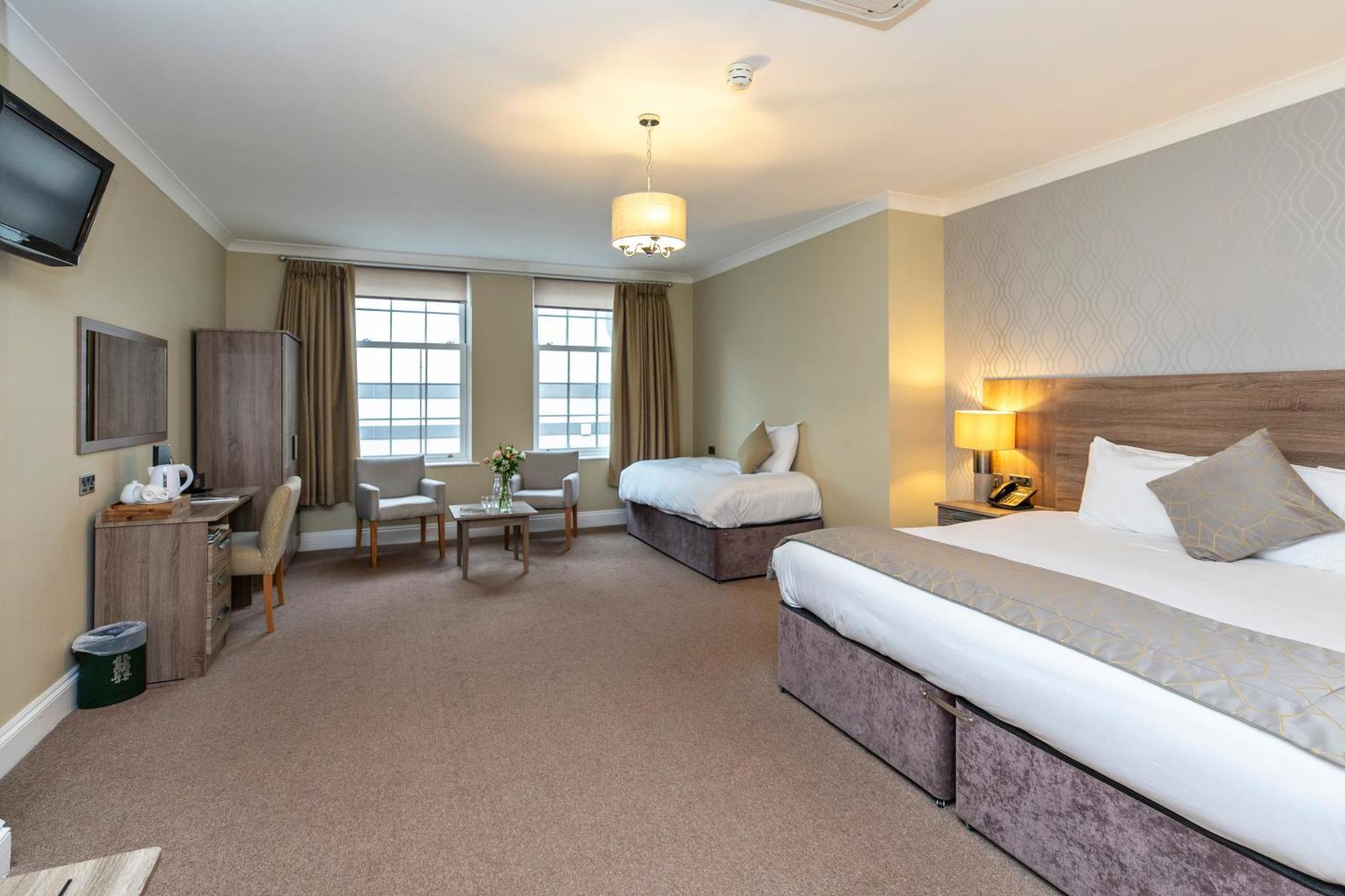 Miramar Hotel 4*
