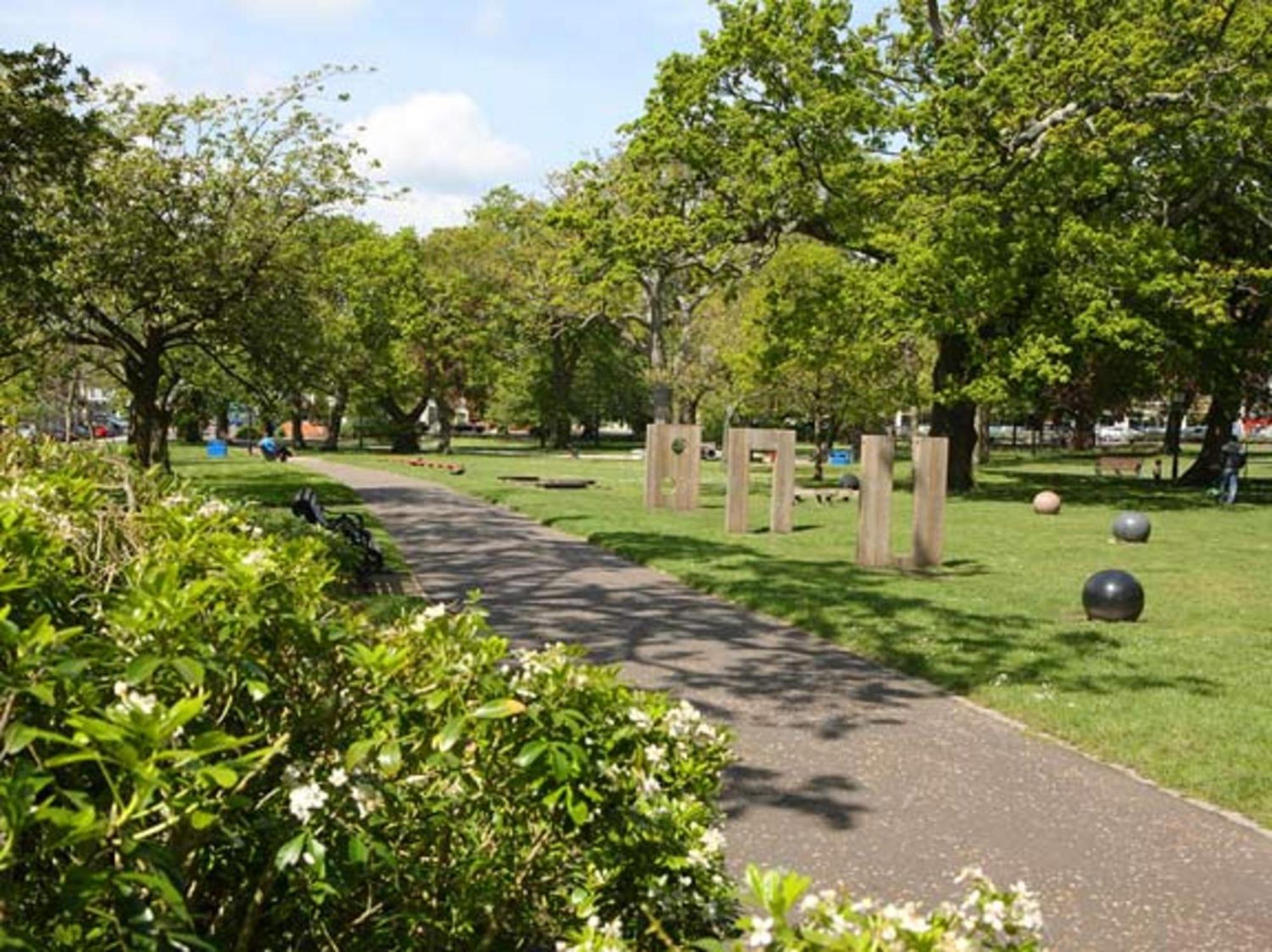 Lime Tree House-poole Holiday home