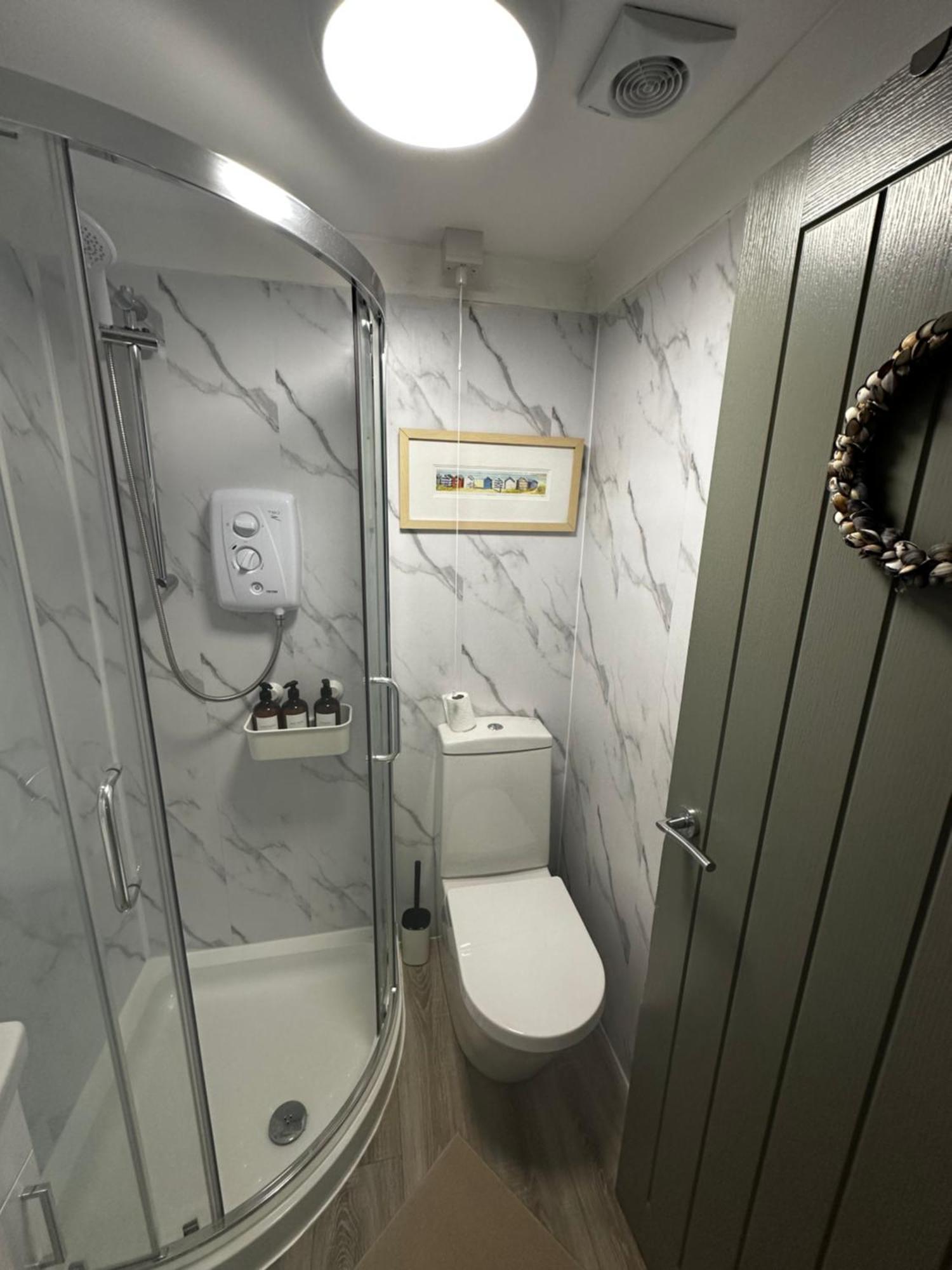 Peaceful Southbourne - Pets Welcome Apartment