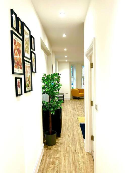 Brand New - Breeze Spacious 1-bedroom With Parking - Sleeps 4 Ppl- Internet Bournemouth