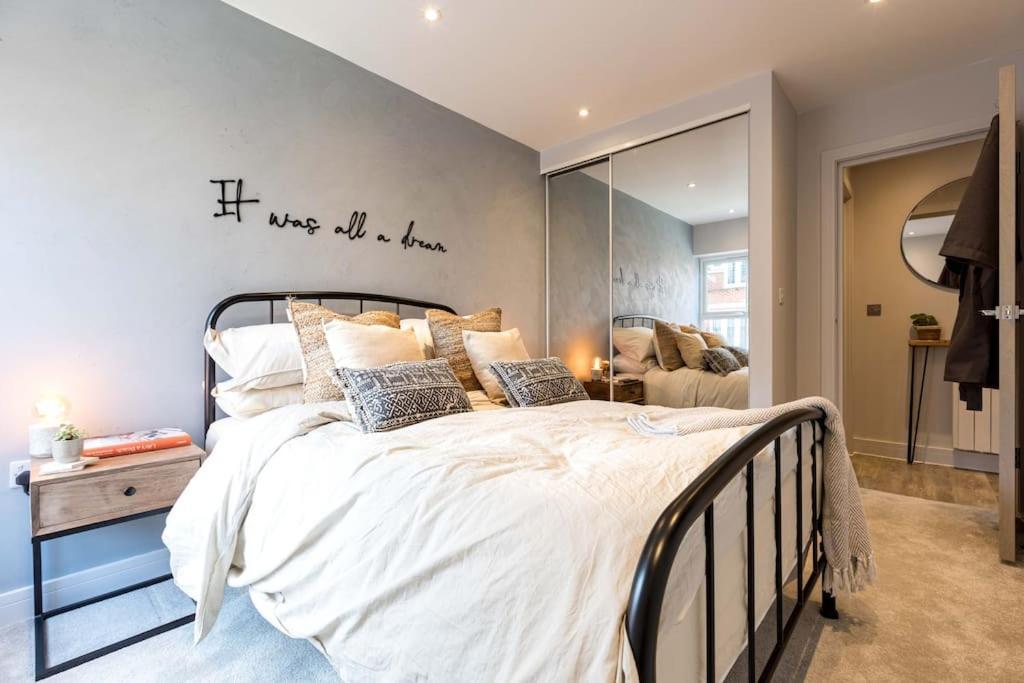 Stylish 1 Bed In Westbourne With Parking *