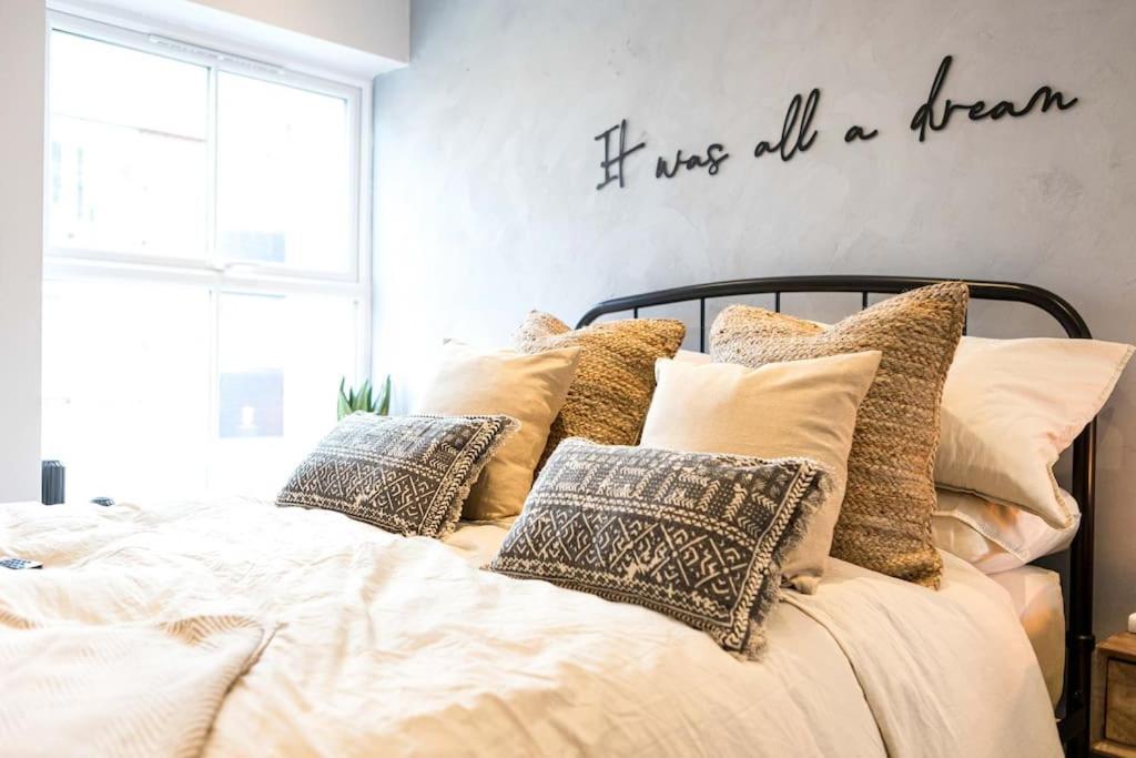 Stylish 1 Bed In Westbourne With Parking Apartment
