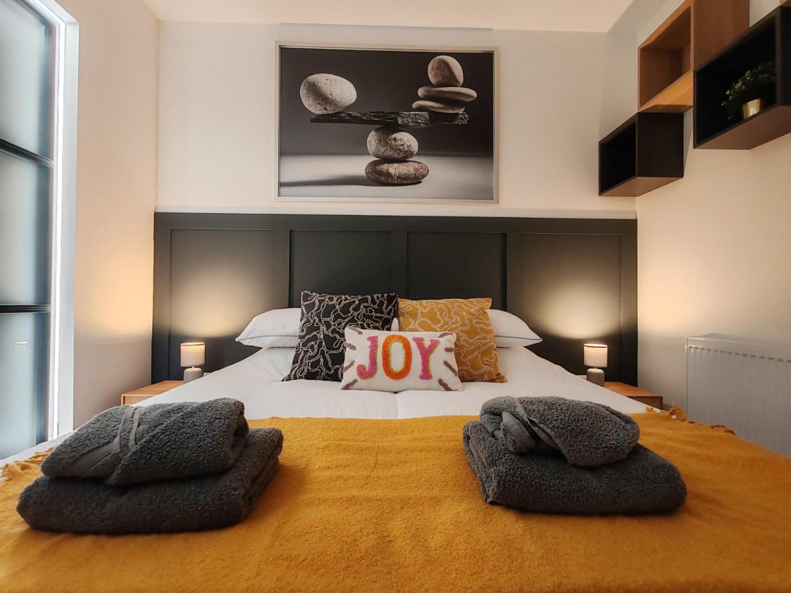 Brand New - Breeze Spacious 1-bedroom With Parking - Sleeps 4 Ppl- Internet Apartment Bournemouth