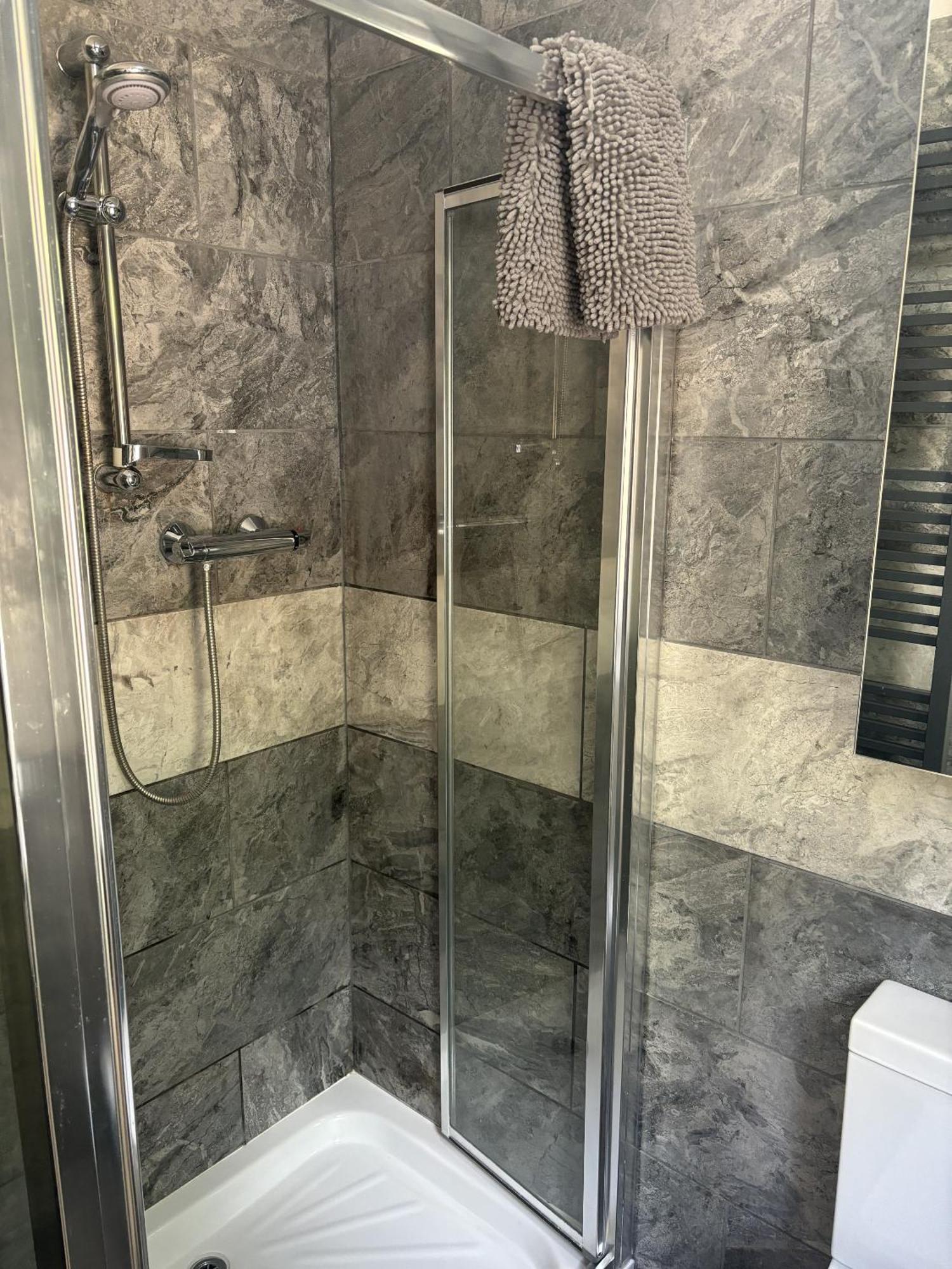 Apartment Tropical Retreat - 1 Bed Apartment, Quiet, Free Parking And Garden Use *