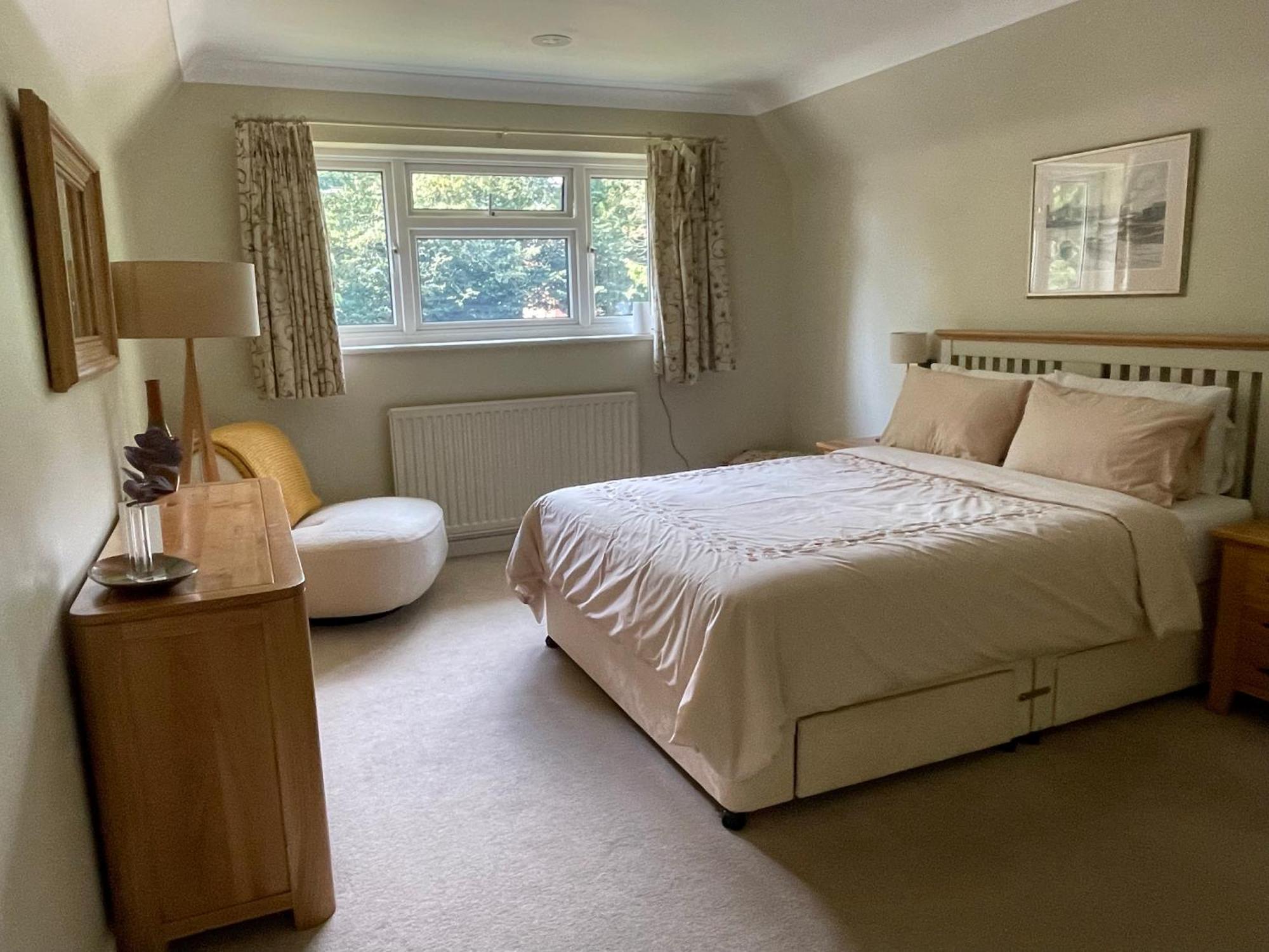 Holiday home Charming House With Beautiful Spacious Gardens, 5 Min Drive To Beaches, Free Parking For 2-3 Cars