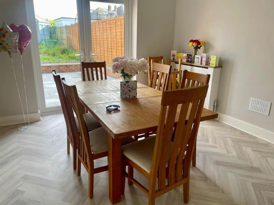 Holiday home Charming 3-bedroom House With Private Garden Bournemouth