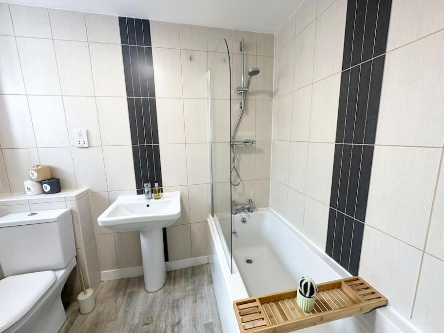 Flat With Views - Newly Refurbished - Parking Included - Superfast Wifi Apartment Bournemouth