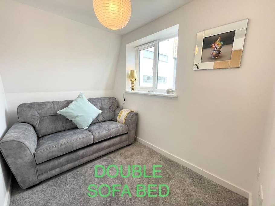 Apartment Flat With Views - Newly Refurbished - Parking Included - Superfast Wifi