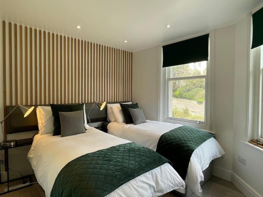 Break Away Nxt To Gardens! Pkg - Perfect Position!