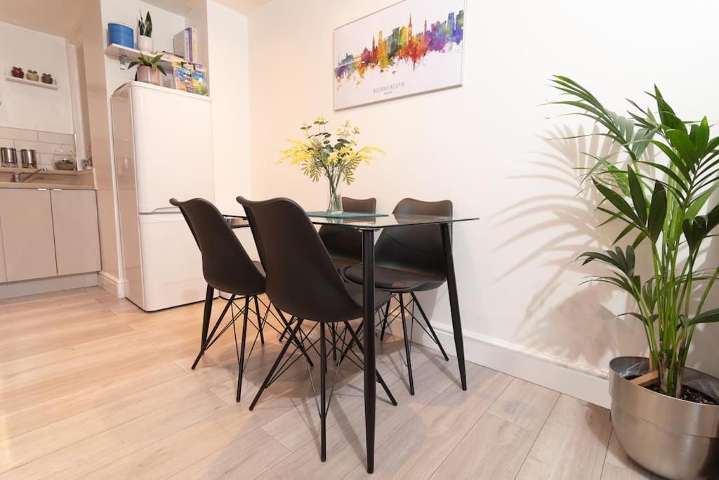Break Away Nxt To Gardens! Pkg - Perfect Position! Apartment Bournemouth