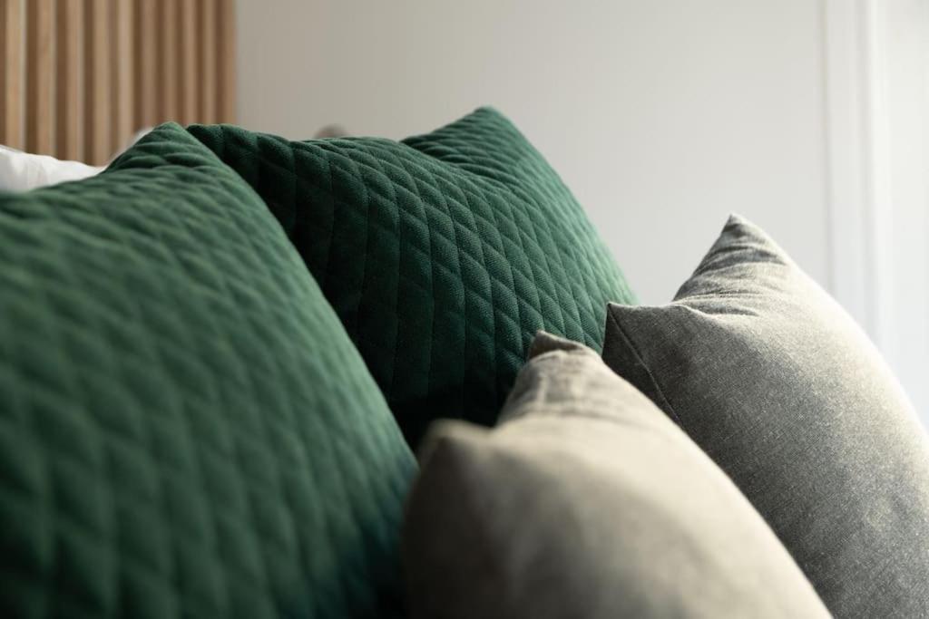 Apartment Break Away Nxt To Gardens! Pkg - Perfect Position! Bournemouth