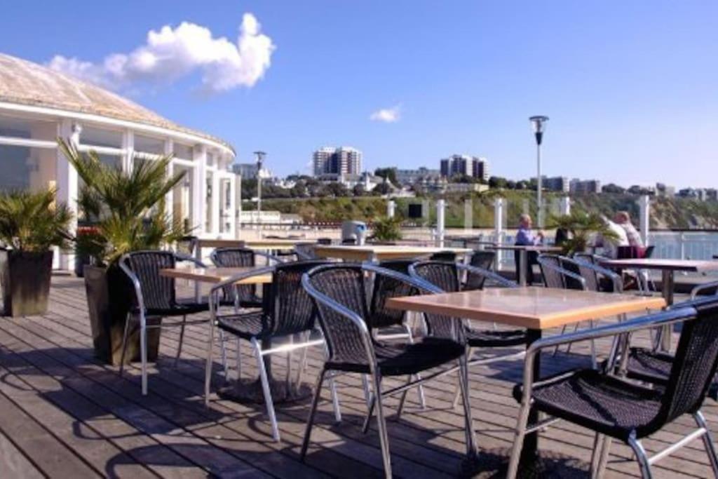 Break Away Nxt To Gardens! Pkg - Perfect Position! Apartment