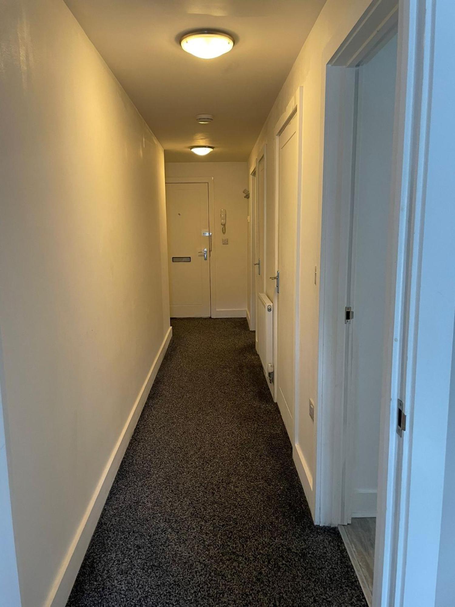 2 Bedroom Spacious Sleeps 5 *