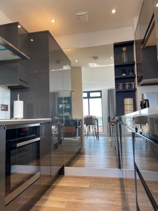 Apartment The Pad By The Penthouse With Sunset And Views *