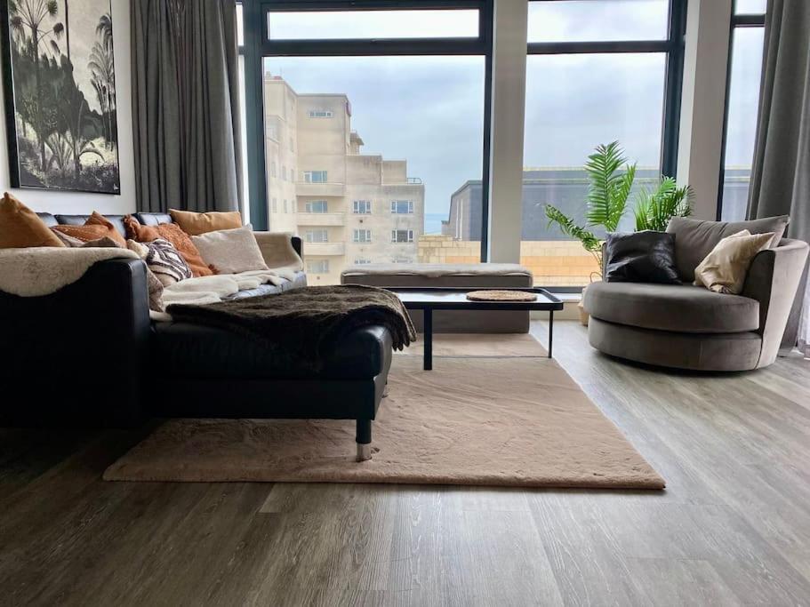 The Pad By The Penthouse With Sunset And Views *