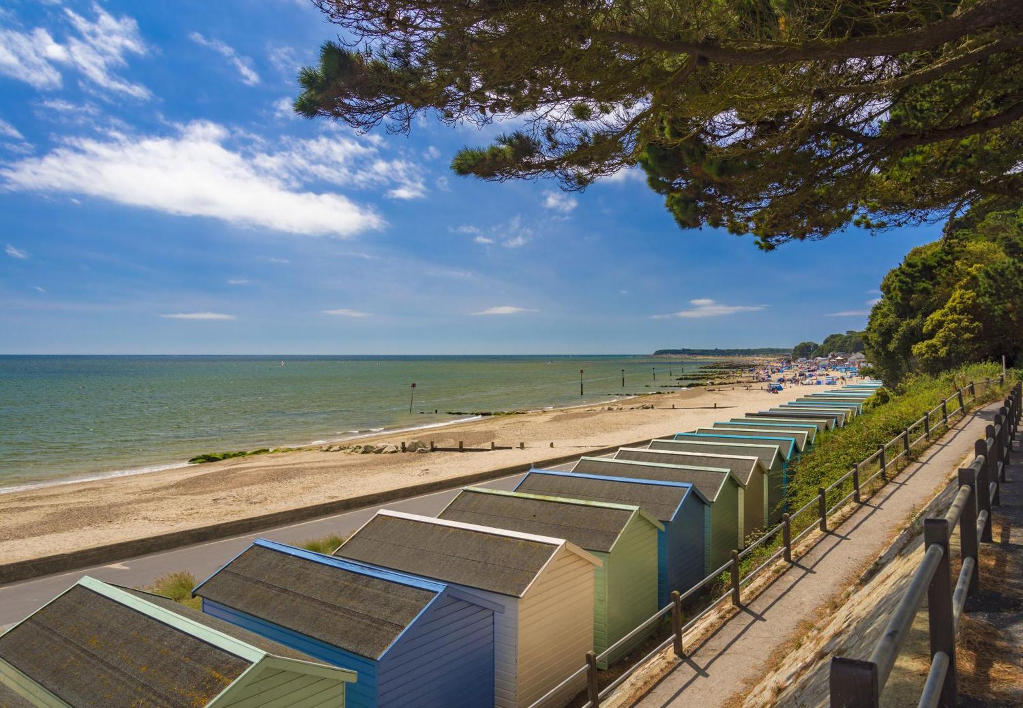 Four Bedroom Beachside With Two Balconies And Garden Bournemouth
