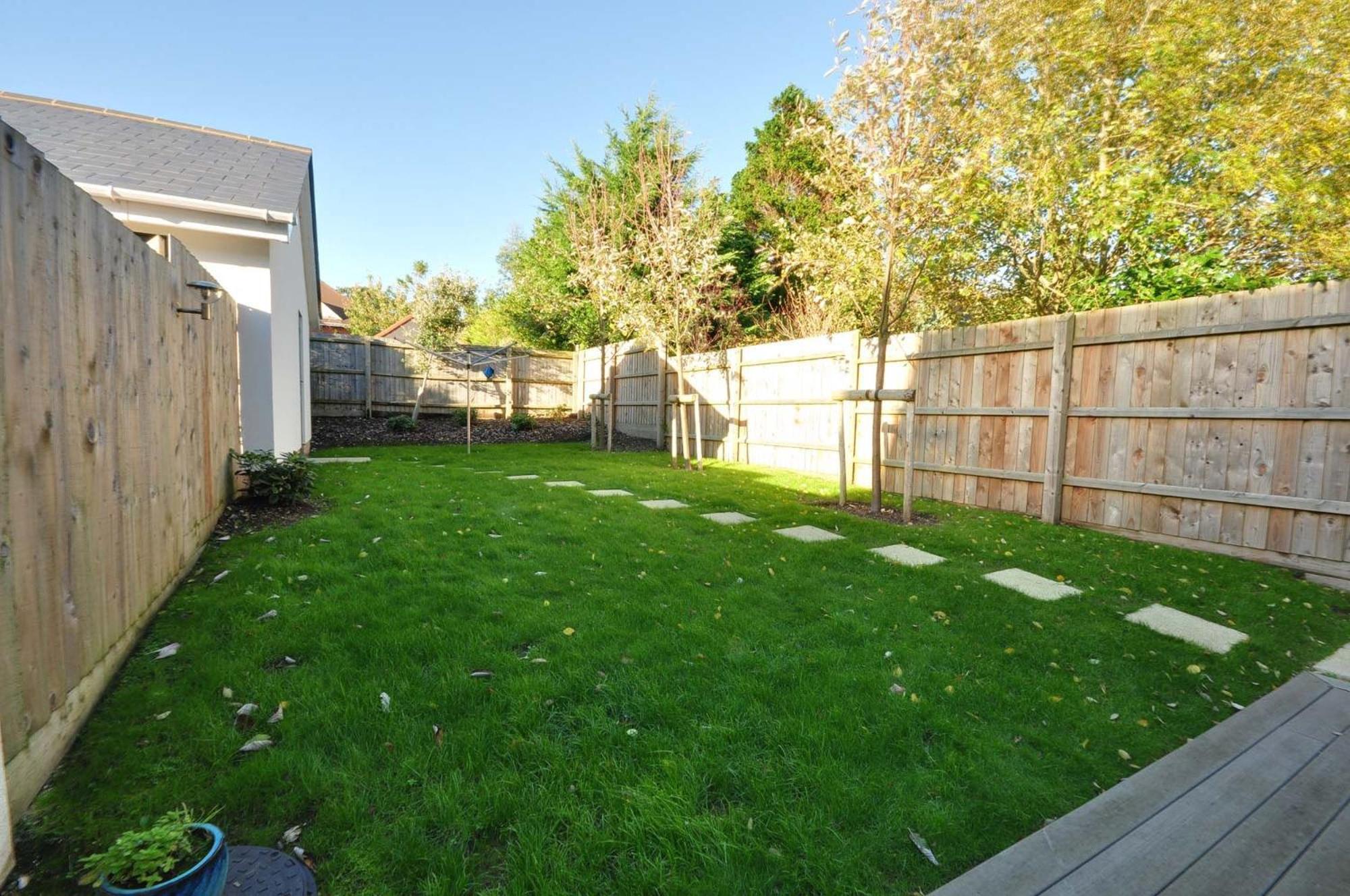 Holiday home Four Bedroom Beachside With Two Balconies And Garden