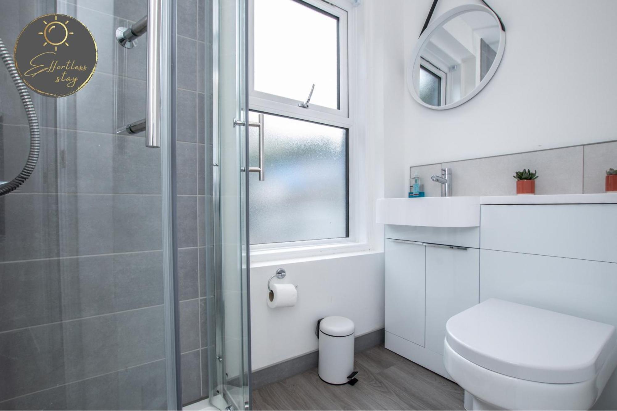 The Loft -contractors, Professionals, Leisure Guests Parking, Wifi, Bh1, Sleeps Up To 8, * Bournemouth