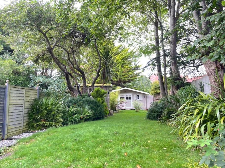 Bright Apartment, Stunning Garden, Sea 5min Walk Apartment Bournemouth