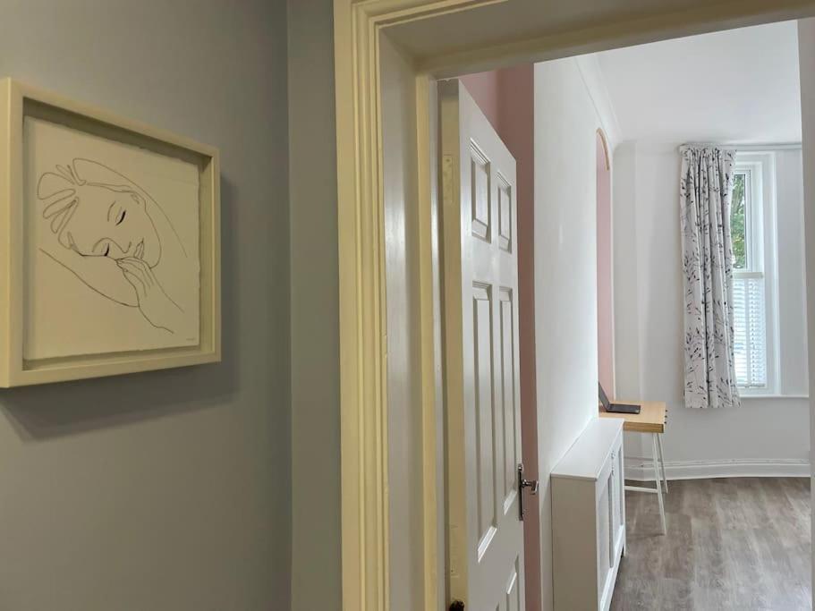 Bright Apartment, Stunning Garden, Sea 5min Walk *