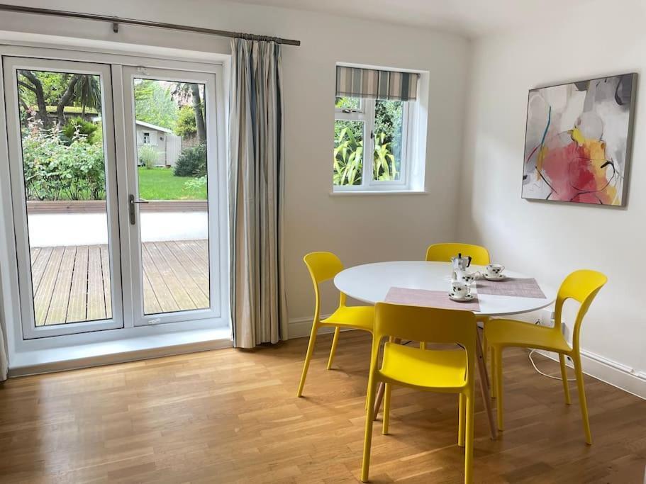 Bright Apartment, Stunning Garden, Sea 5min Walk Apartment