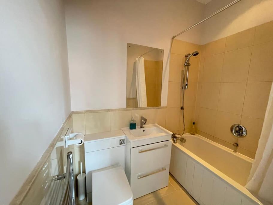 Apartment Bright Apartment, Stunning Garden, Sea 5min Walk Bournemouth