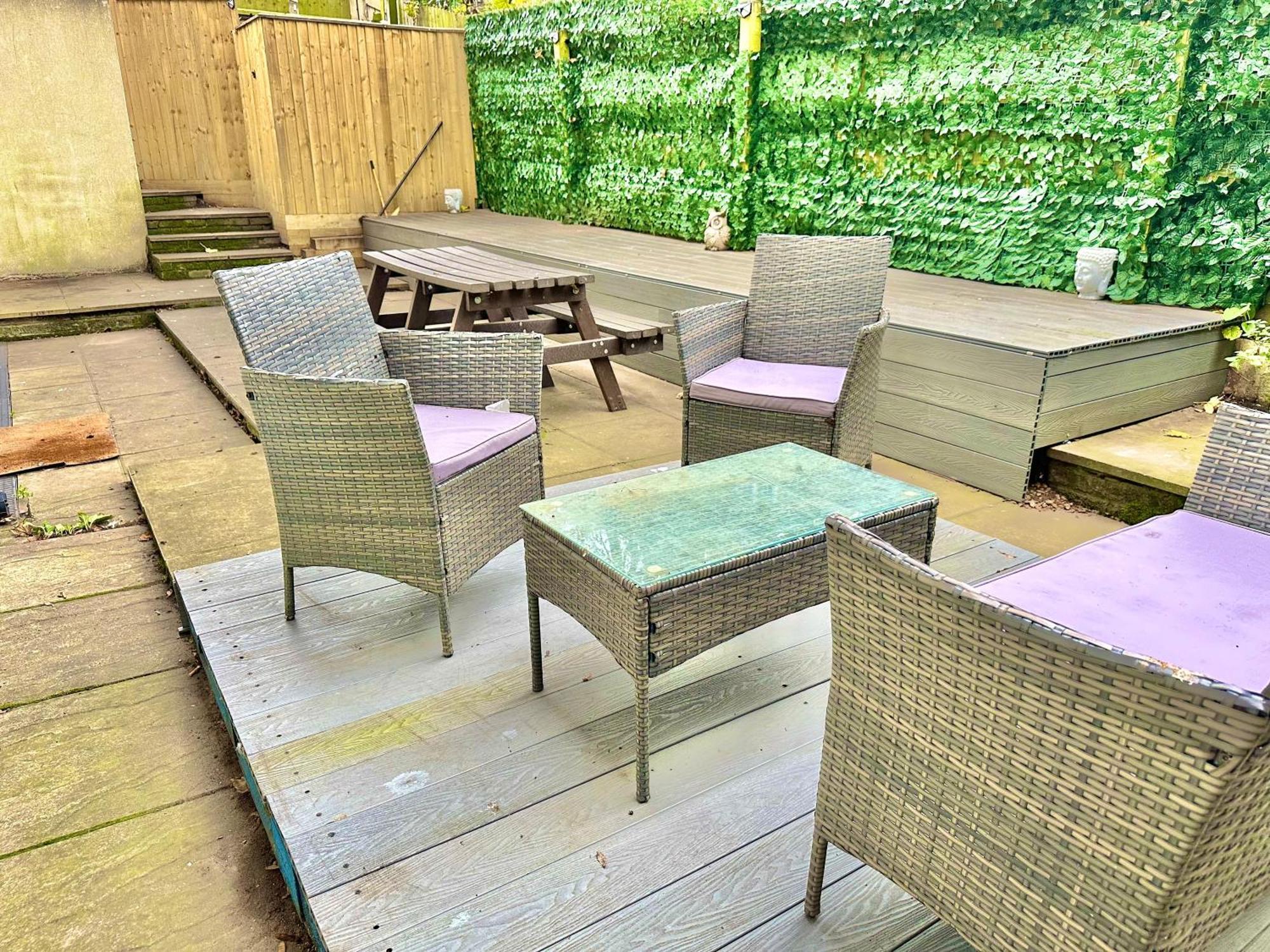 Glen Fern - Garden With Parking - Heart Of Town Centre - Close To - Darts And Table Football - Sleeps 11 Apartment Bournemouth