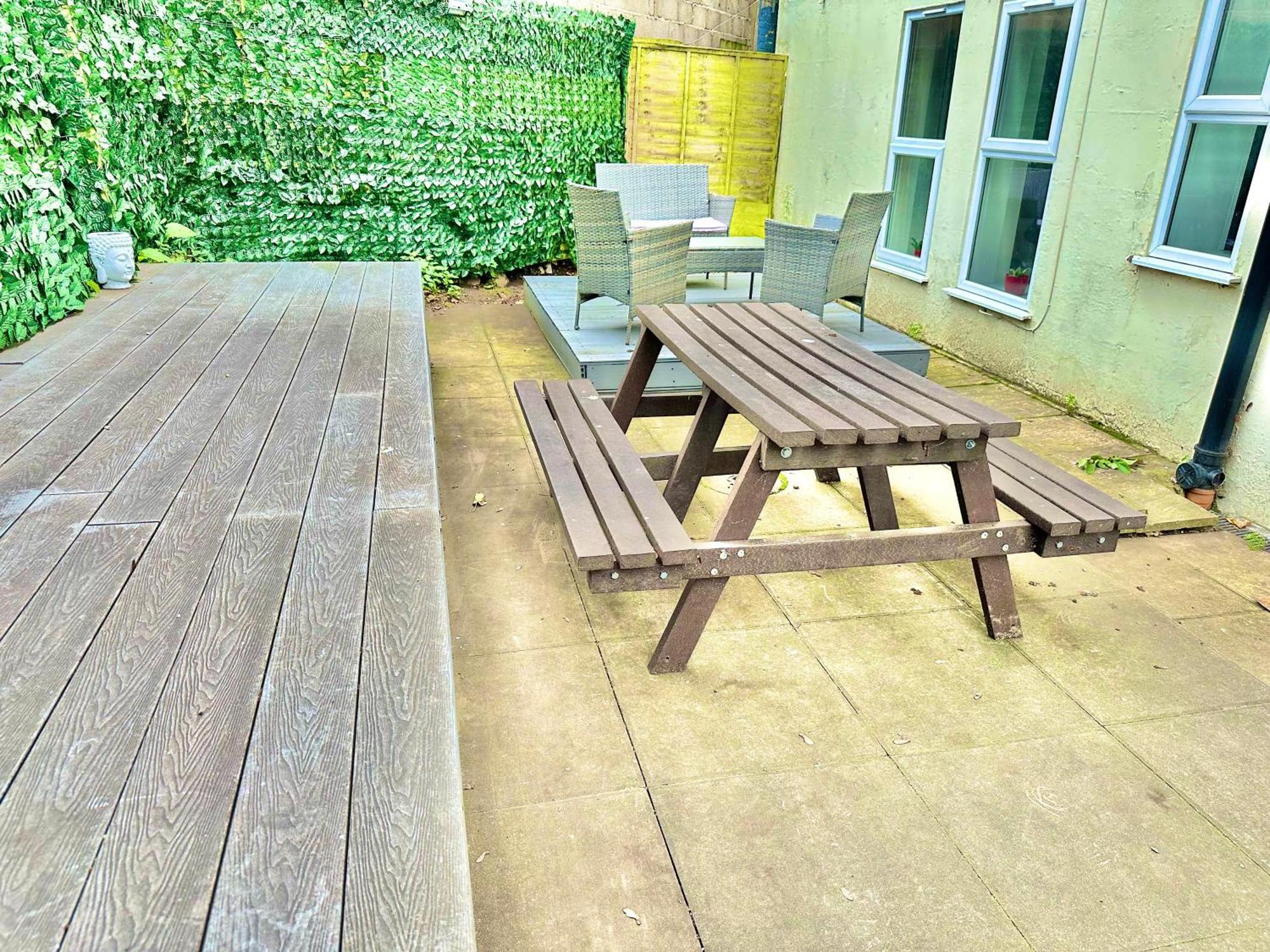 Glen Fern - Garden With Parking - Heart Of Town Centre - Close To - Darts And Table Football - Sleeps 11 Apartment