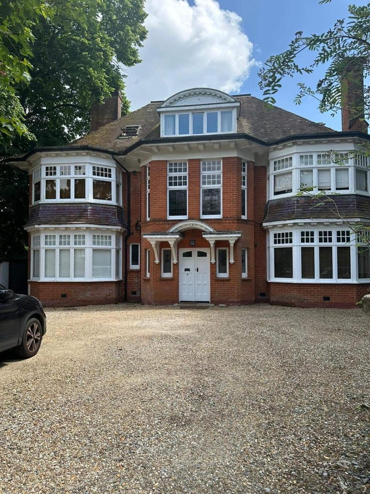 Woodfalls Luxury Getaway Holiday home Bournemouth