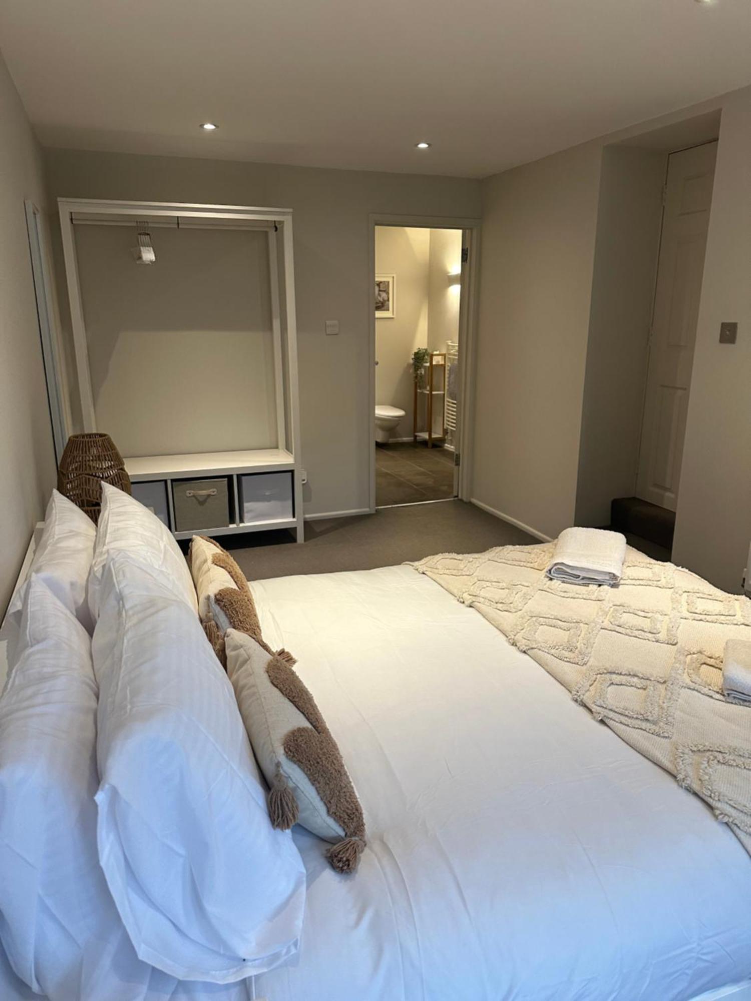 Woodfalls Luxury Getaway *