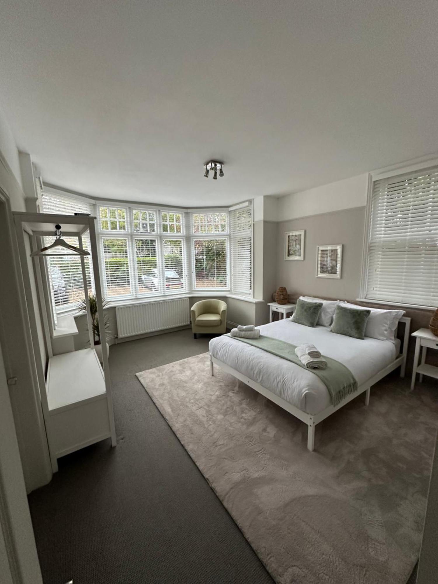 Woodfalls Luxury Getaway Holiday home Bournemouth