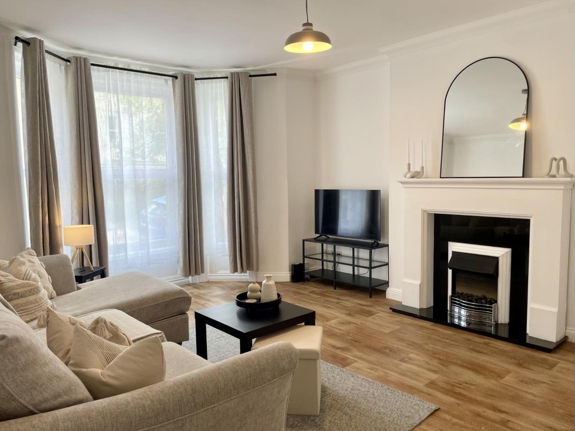 New In Town Centre Apartment Bournemouth