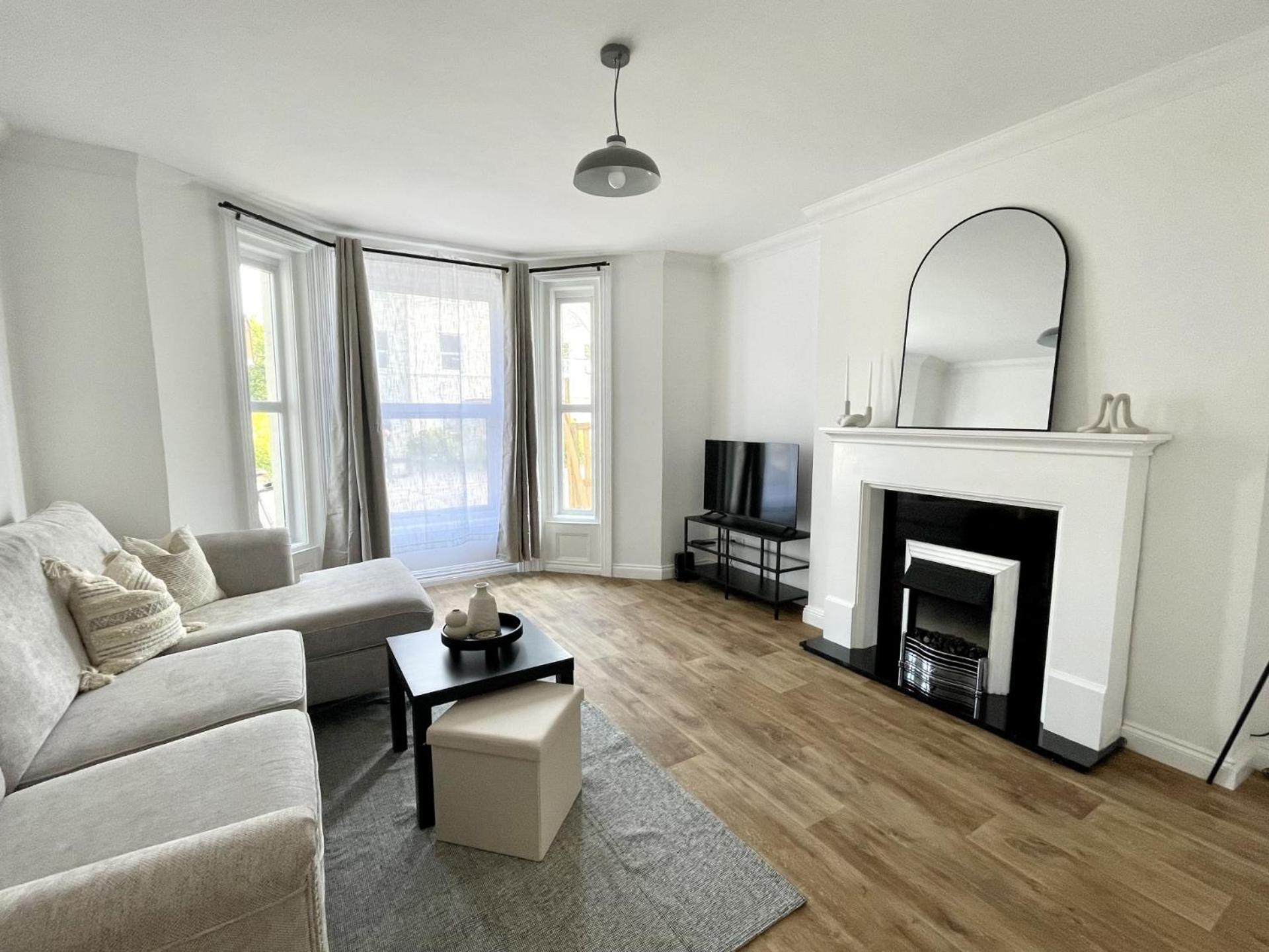Apartment New In Town Centre